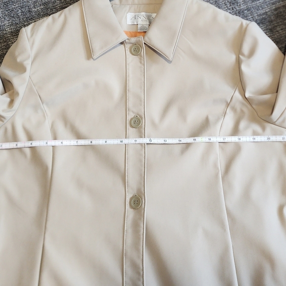 Coat - Picture 9 of 9